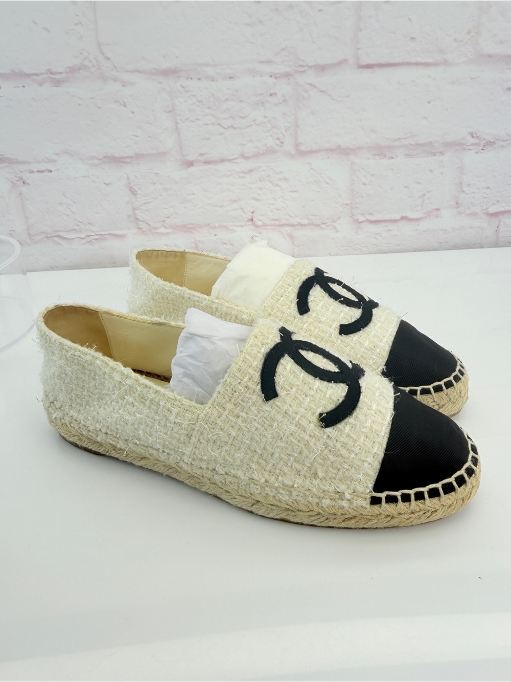 Chanel 20A Tweed Grosgrain CC Espadrilles 37 White Black